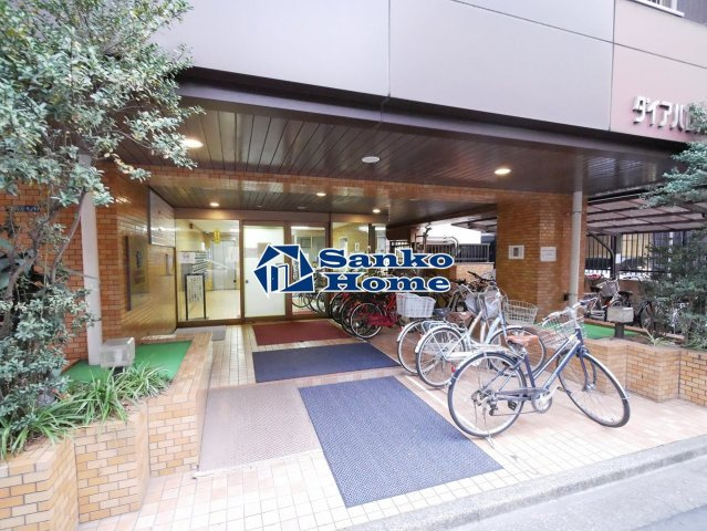 ダイアパレス御徒町第３の駐車場
