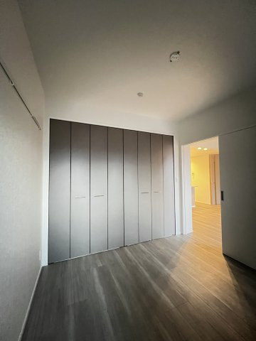 エンクレスト博多PARKSIDEの洋室