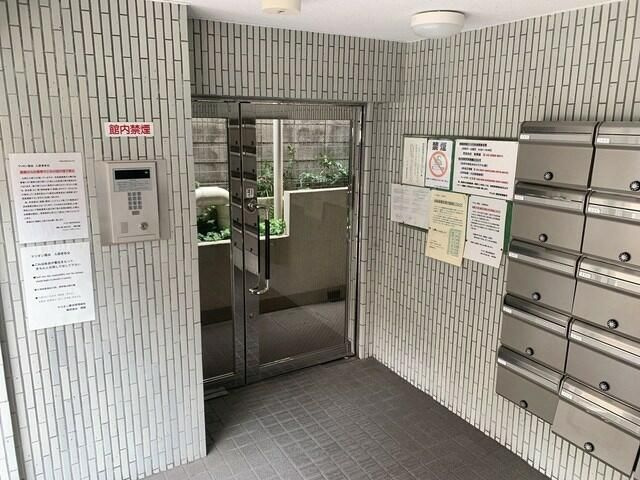 マリオン鶯谷のロビー