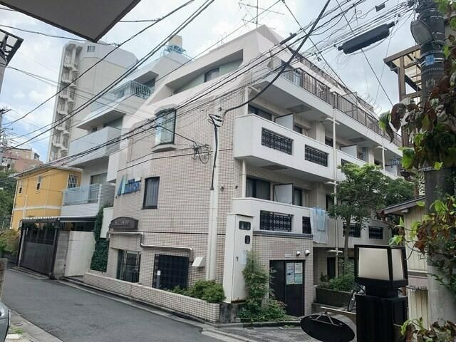 マリオン鶯谷の外観