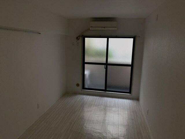 マリオン鶯谷の寝室