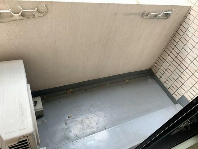 マリオン鶯谷のバルコニー