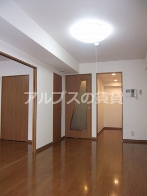 【居間・リビング】 | グリフォーネ横浜・西口 | 同一仕様