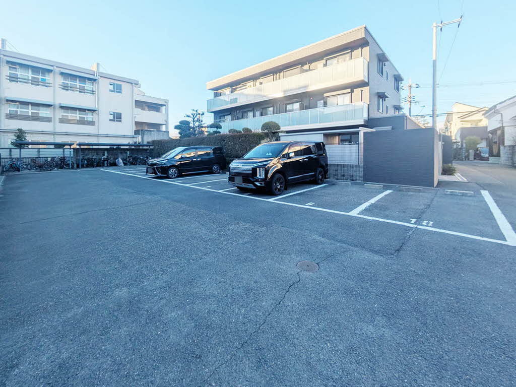 レナ水尾の駐車場