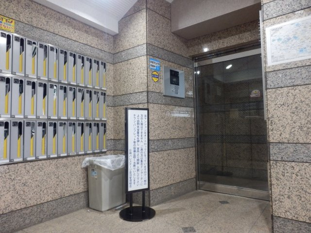 日神パレステージ音羽のエントランス