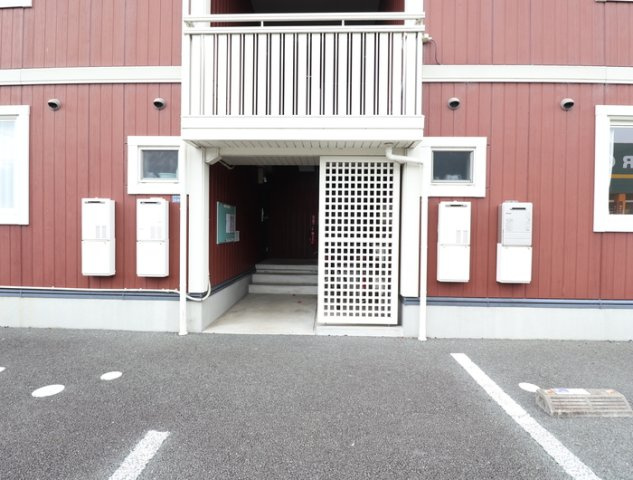 熊本市西区上代１丁目のアパートのエントランス