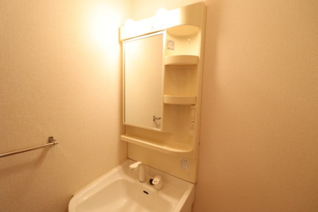 熊本市西区上代１丁目のアパートの独立洗面台