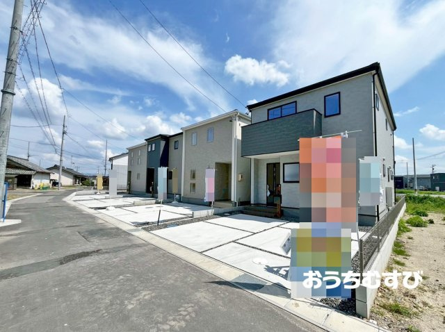 春日井市熊野桜佐区画整理(全2棟)の前面道路含む現地写真