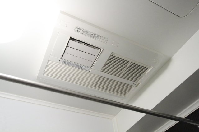 ルーブル野方伍番館の設備|浴室乾燥機★（同一仕様写真）