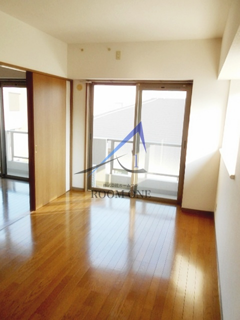 メゾンフローレの居間・リビング|洋室のお部屋です。