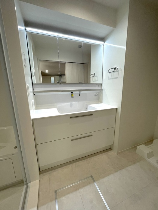 ボヌール庚午中の洗面所