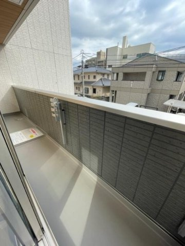 ルミナス庚午のバルコニー