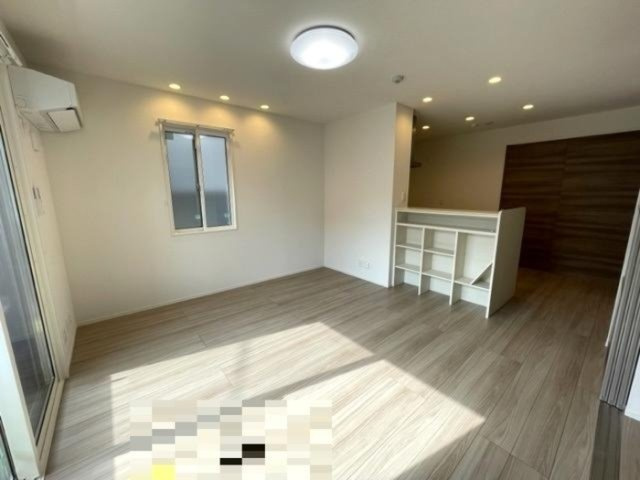 ルミナス庚午の居間・リビング