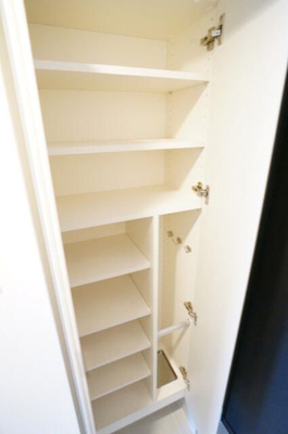 【玄関】 | グランヴァン駒沢大学