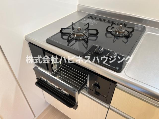 葉山レジデンスⅢのキッチン|グリル付き二口コンロ