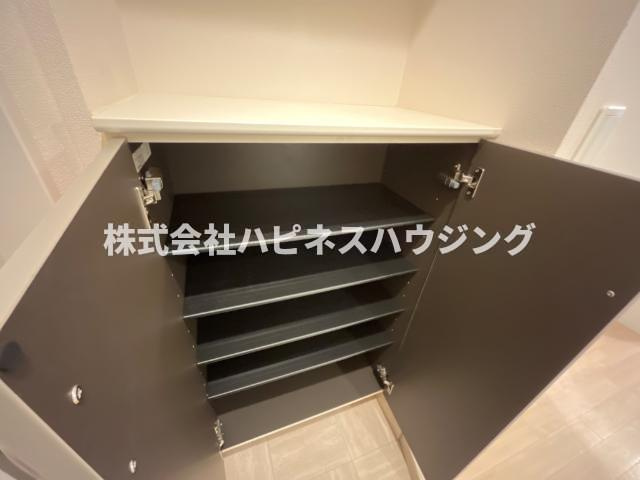 葉山レジデンスⅢの収納|下駄箱