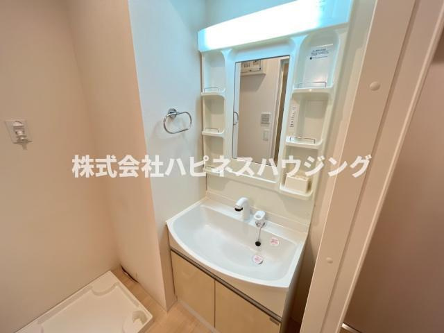 葉山レジデンスⅢの独立洗面台|洗髪洗面化粧台