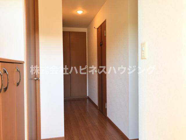 クレメント駒木Ｃの玄関|玄関