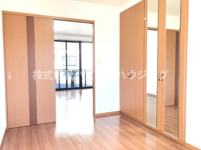 クレメント駒木Ｃの内装|洋室