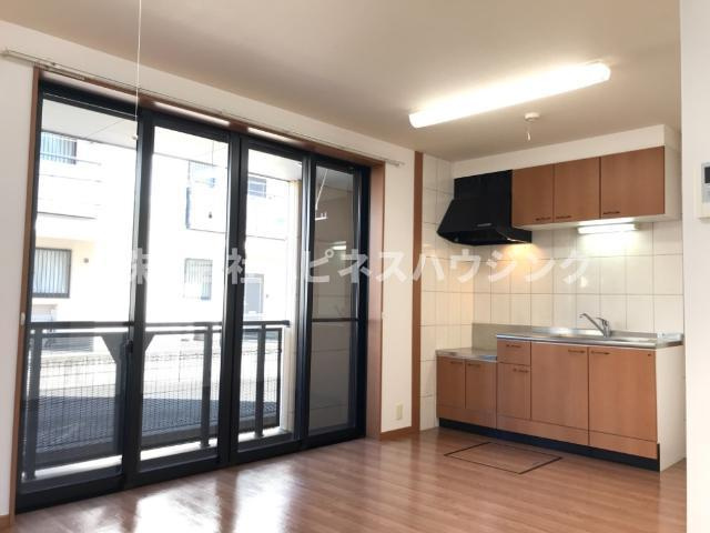 クレメント駒木Ｃの居間・リビング|リビング