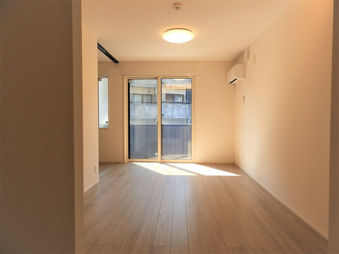 Kanata kogoの居間・リビング