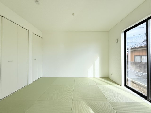 筑西市井上第1　新築戸建　1号棟の和室|家具や小物を合わせやすいシンプルデザイン♪
広さや日当たりなど、写真では伝えきれない部分を現地で確認してみませんか？
※家具はイメージです。