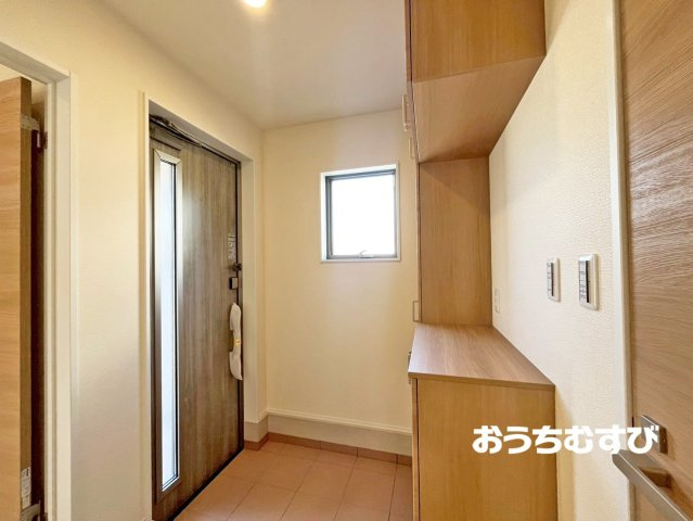 春日井市熊野桜佐区画整理(全2棟)の玄関