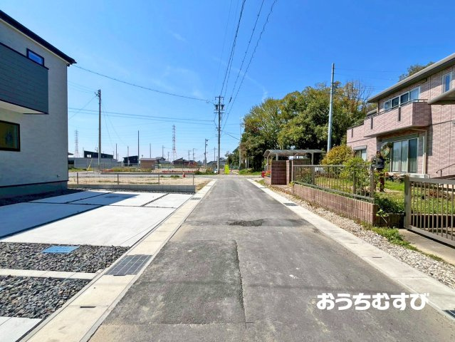 春日井市熊野桜佐区画整理(全2棟)の前面道路含む現地写真