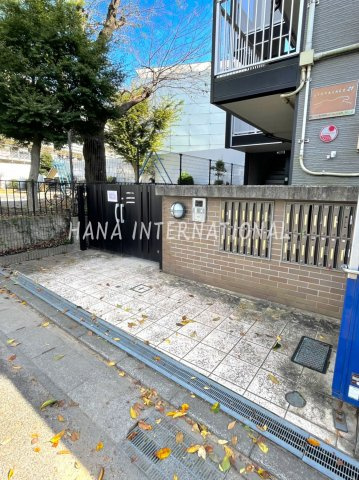 レオパレスソレイユⅢのエントランス