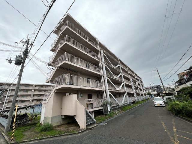 ビレッジハウス服部5号棟の外観