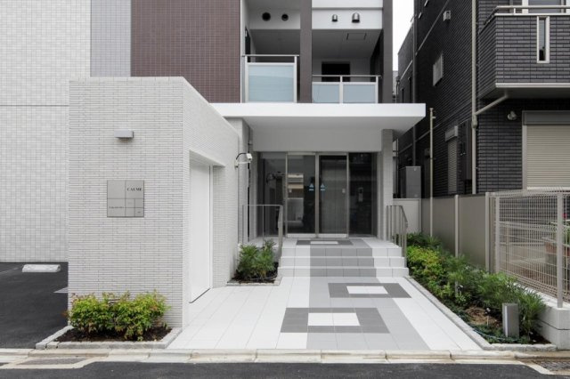 CALME高浜のエントランス