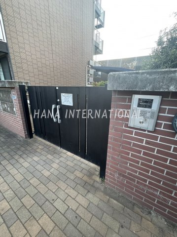 レオパレス沼南７のエントランス