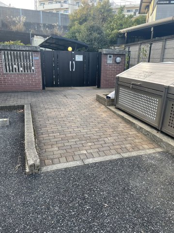 レオパレス沼南７のエントランス