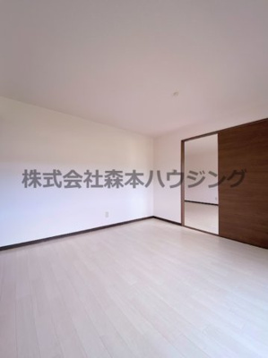 【洋室】 | 　シャトー東寝屋川 | ゆったりした洋室です