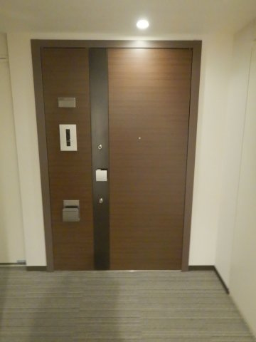 ブリリアタワー東京の玄関
