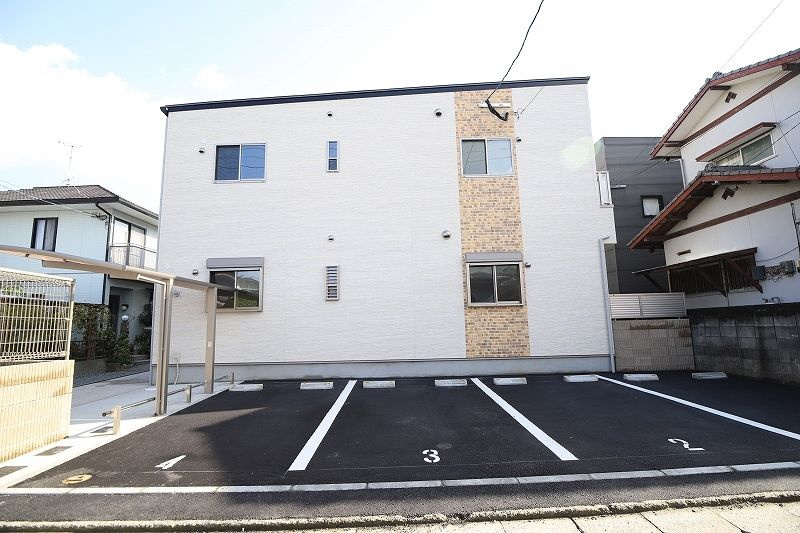 福岡市南区花畑１丁目のアパートの駐車場