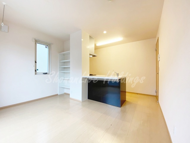 ディアベルジュ湘南台　参番館の居間・リビング