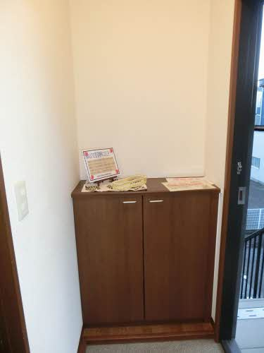 メゾン・Papier B棟の玄関