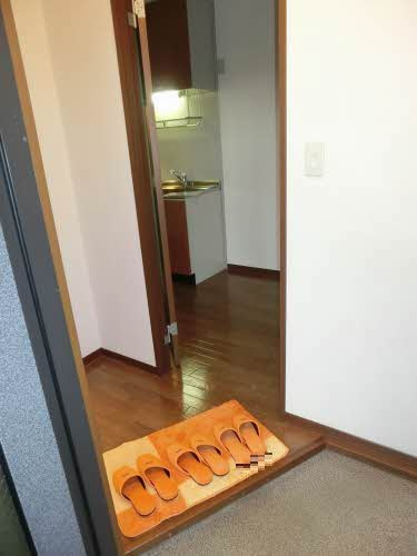 メゾン・Papier B棟の玄関