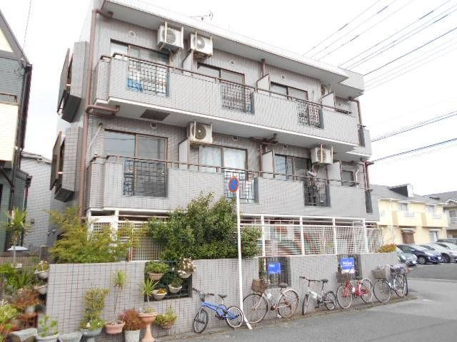 ジュネパレス市川第１７の外観