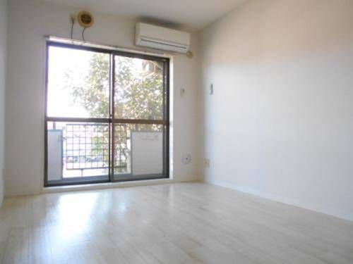 ジュネパレス市川第１７の居間・リビング