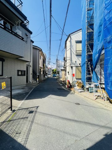 神谷3丁目新築戸建の前面道路含む現地写真