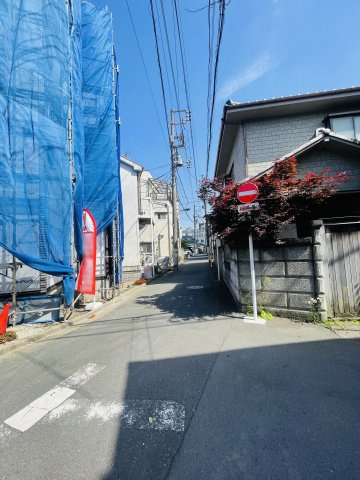 神谷3丁目新築戸建の前面道路含む現地写真