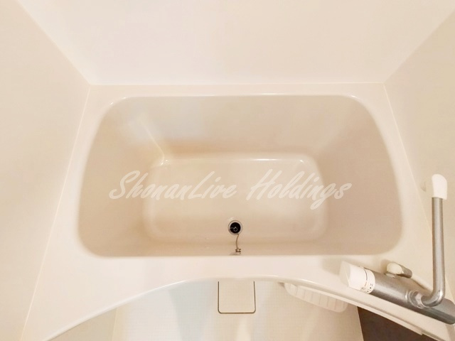 鎌倉市材木座３丁目のアパートの浴室