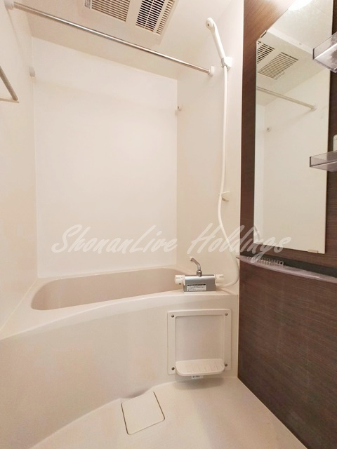 鎌倉市材木座３丁目のアパートの浴室