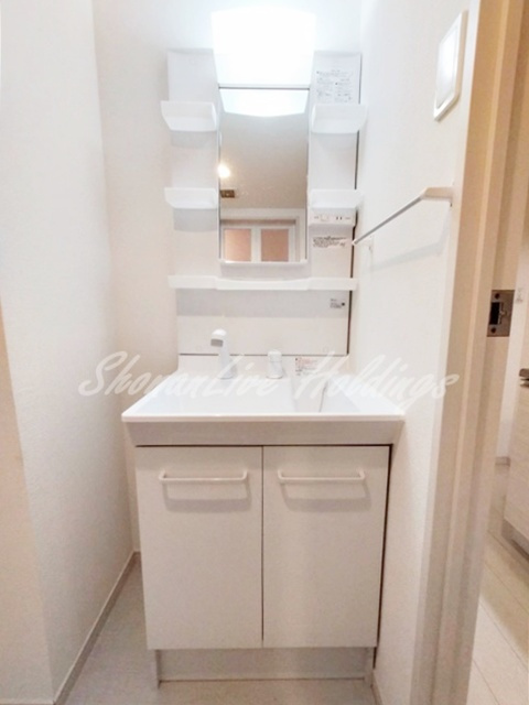 鎌倉市材木座３丁目のアパートの洗面所