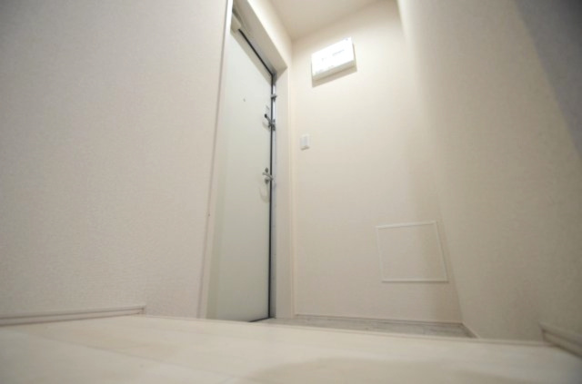 フジパレス杉本町駅北の玄関|収納もある玄関です