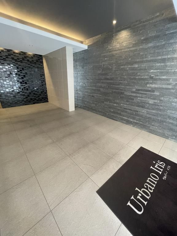 urbano iris（ウルバーノイリス）のエントランス