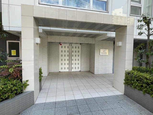 ディアクオーレ白金高輪のエントランス