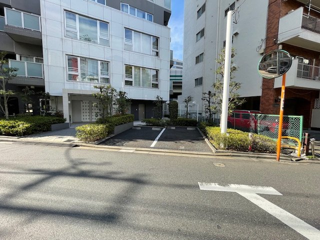 ディアクオーレ白金高輪の駐車場